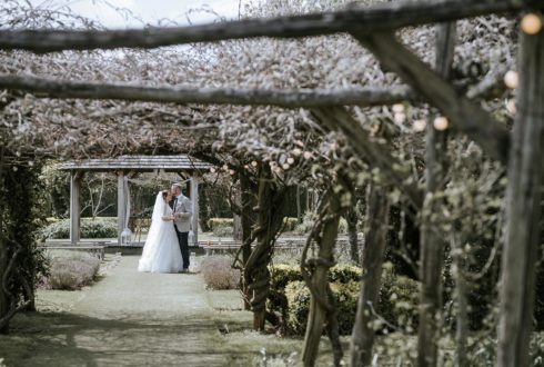 wedding photography at the gardens Yalding